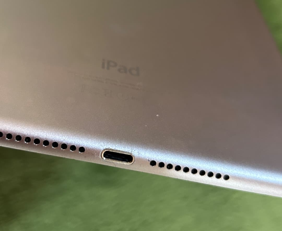 九*日様 iPad mini 第4世代 128GB　WiFi 　シルバー