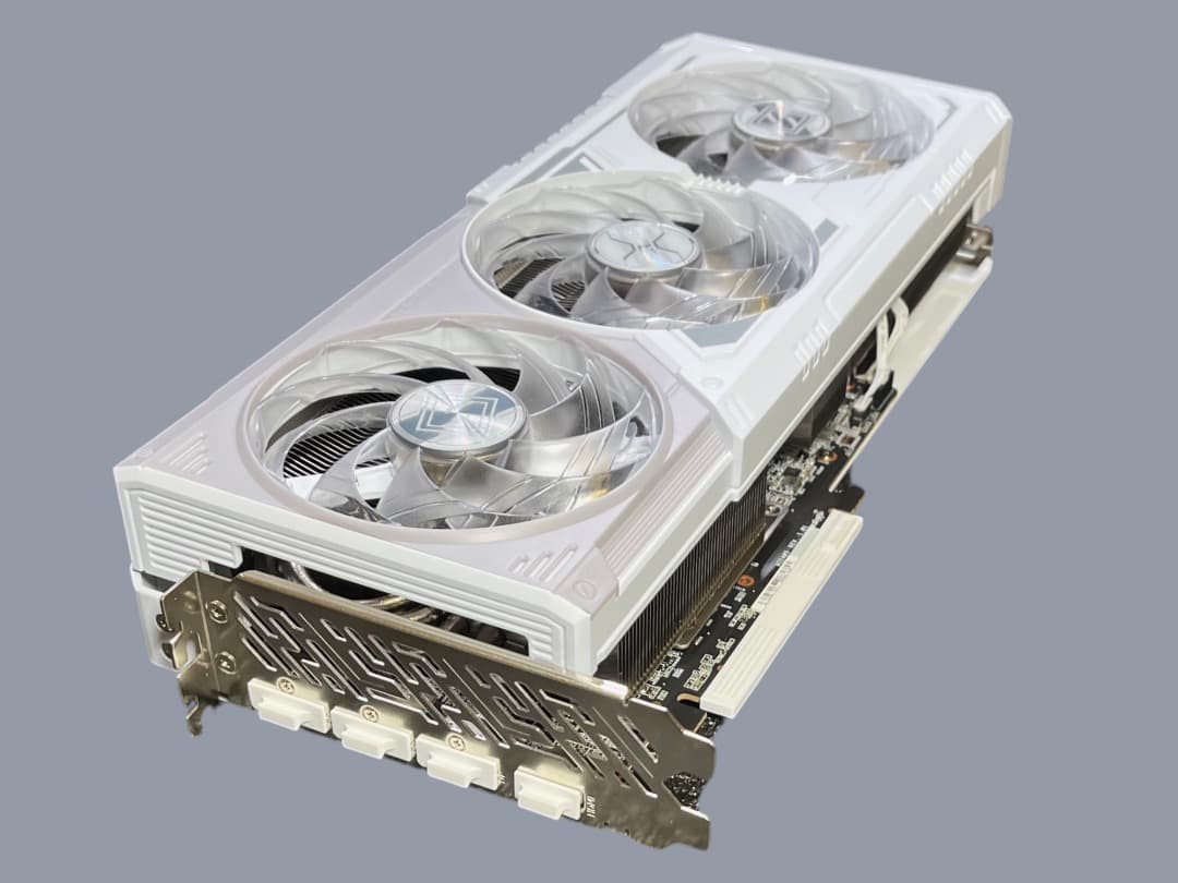 美品　ASRock Radeon RX9070 ホワイト（白）16GB