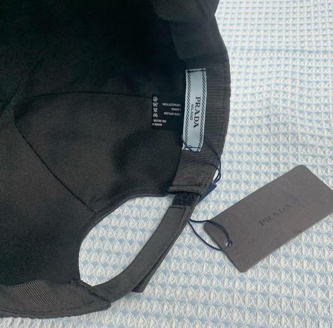 PRADA プラダ ベースボールキャップ 男女兼用