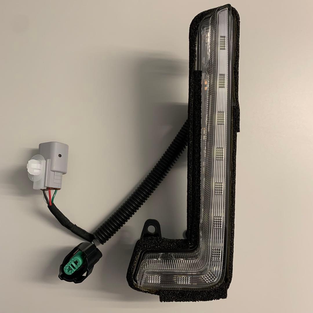 ダイハツ ムーヴ 純正イルミネーションライト 左右セット