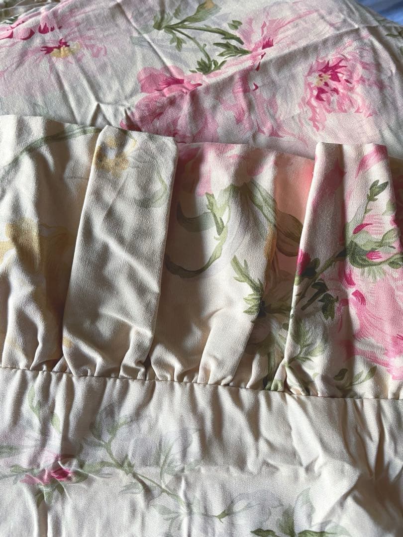 新品未使用✳︎フリル付✳︎花柄✳︎枕カバー　掛け布団カバーD各一点ずつ