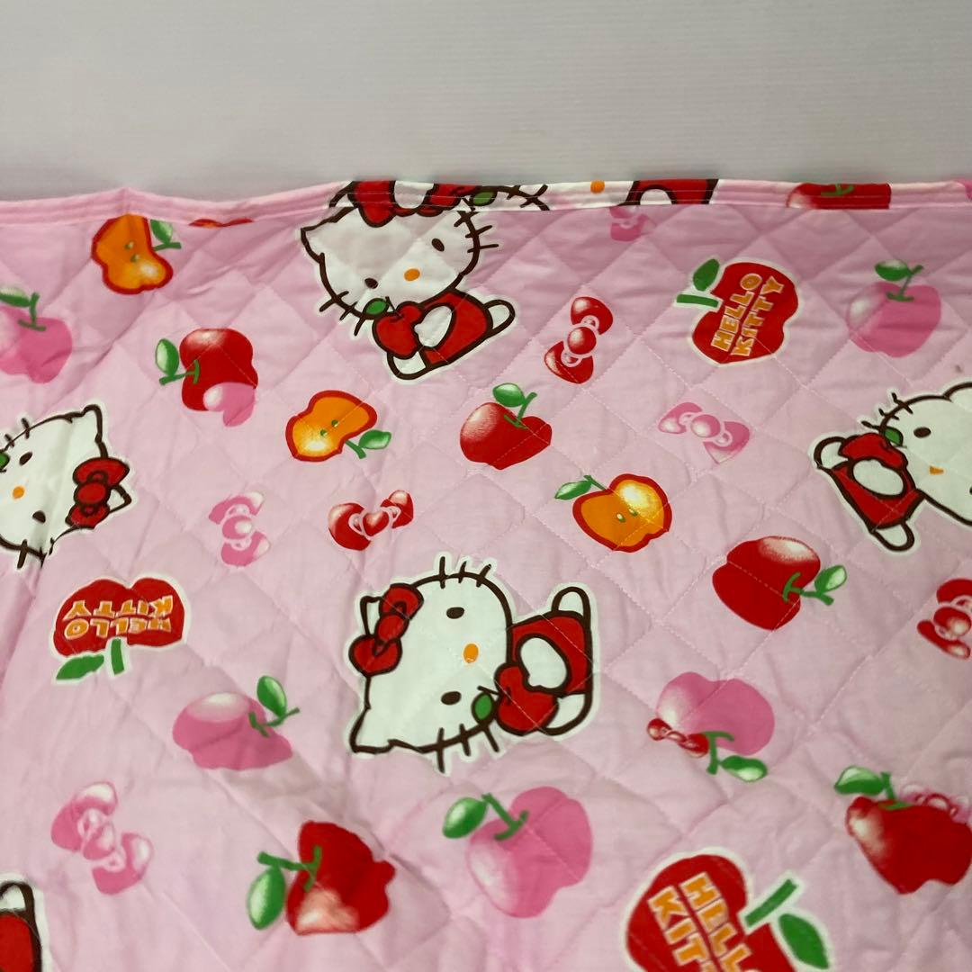 【2006年製】サンリオ　ハローキティ　敷きパッド　シーツ　リンゴ　アップル