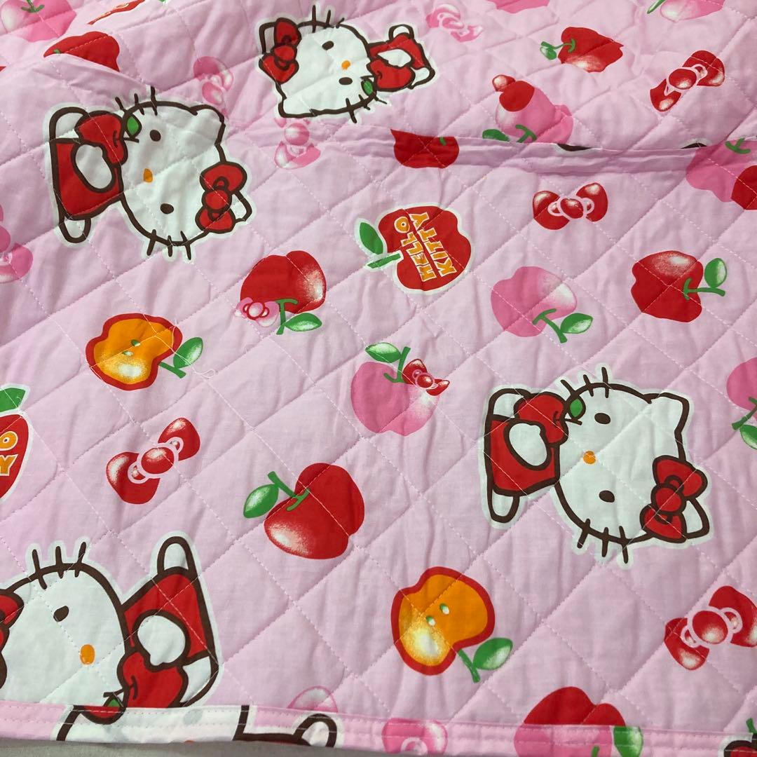 【2006年製】サンリオ　ハローキティ　敷きパッド　シーツ　リンゴ　アップル