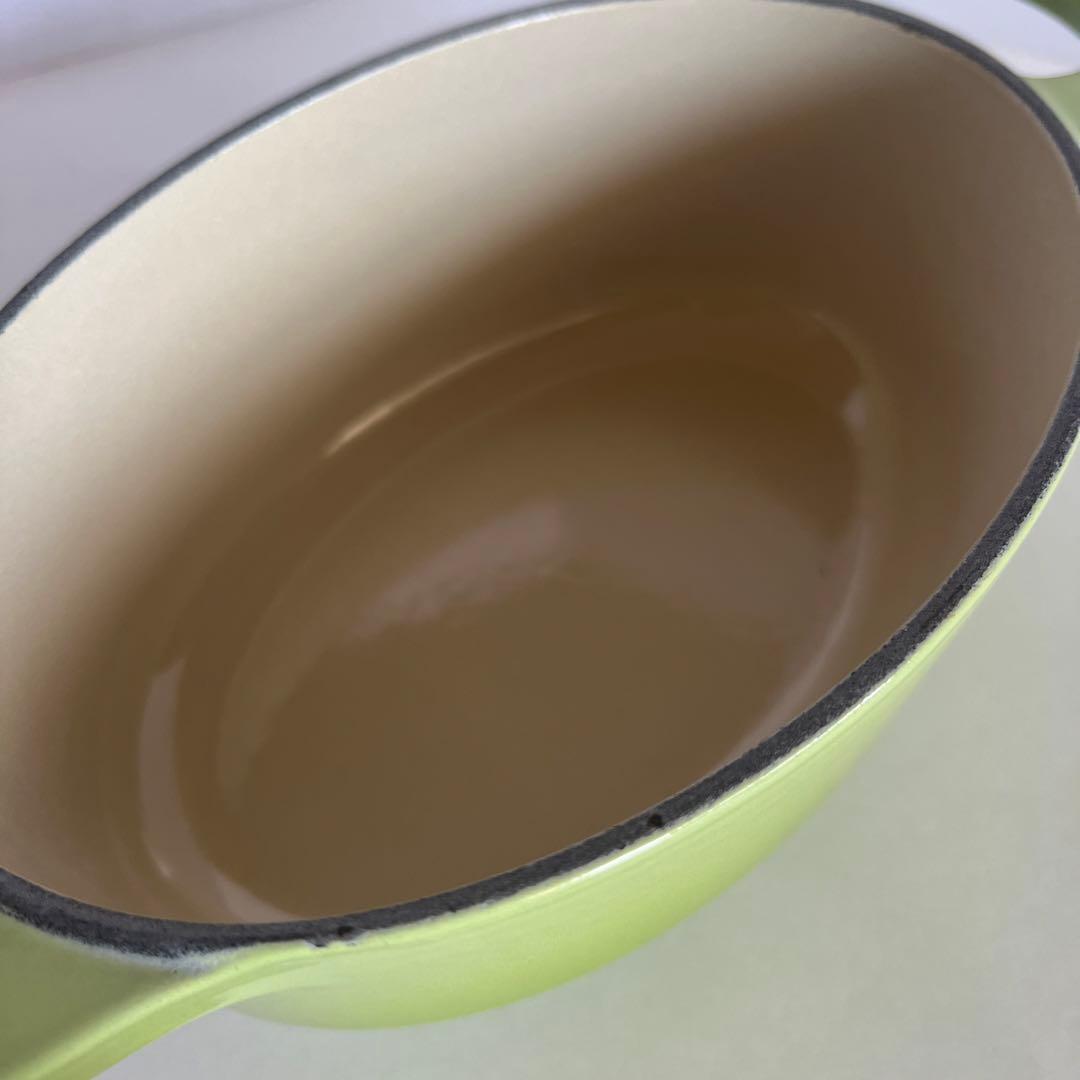 レア　ル.クルーゼ　ピスタチオ楕円17 オーバル