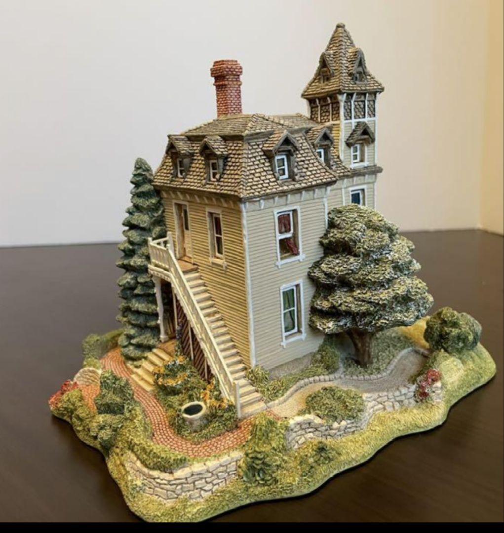 世界限定2500個　Lilliput Lane　VICTORIANA