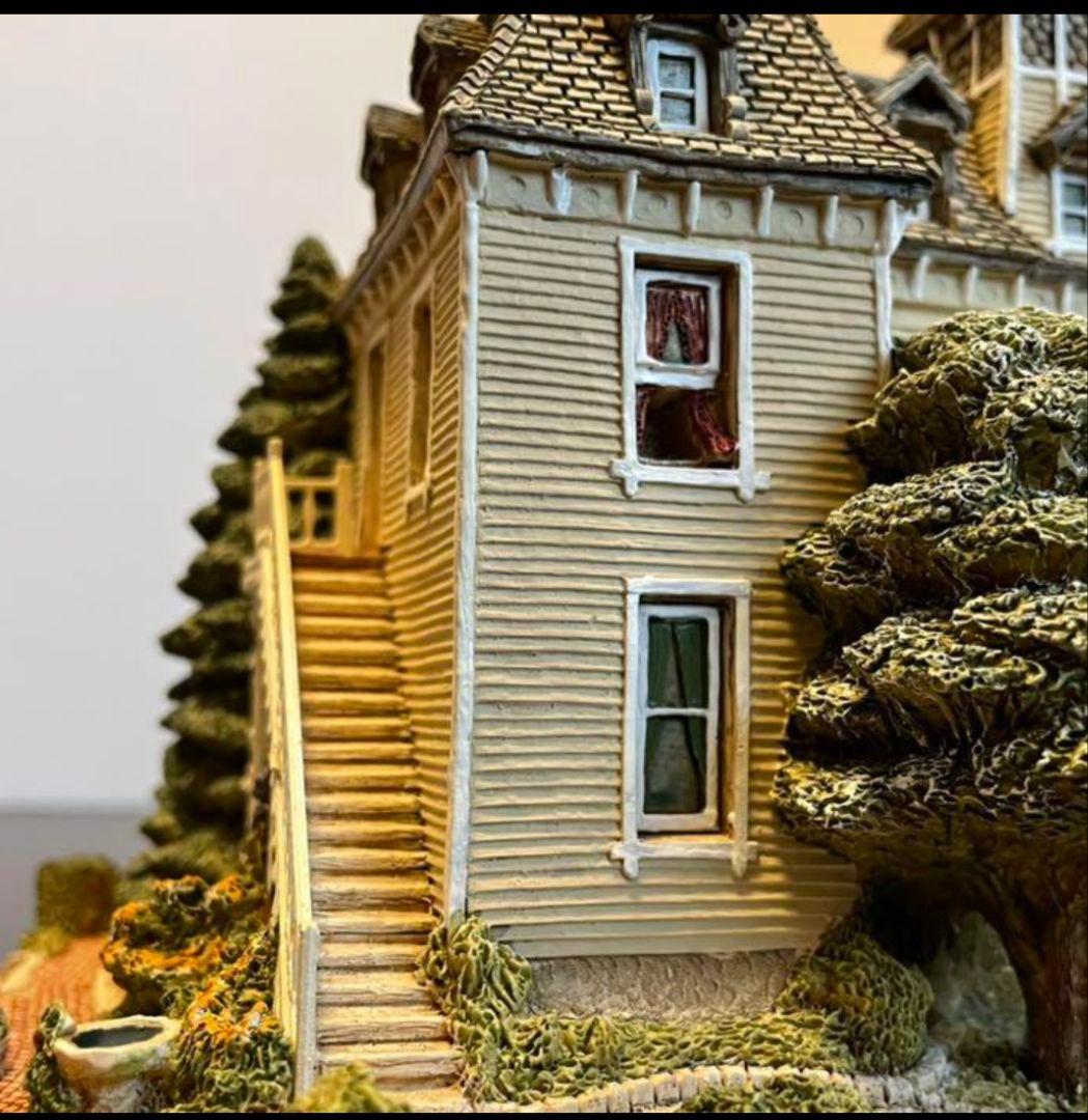 世界限定2500個　Lilliput Lane　VICTORIANA