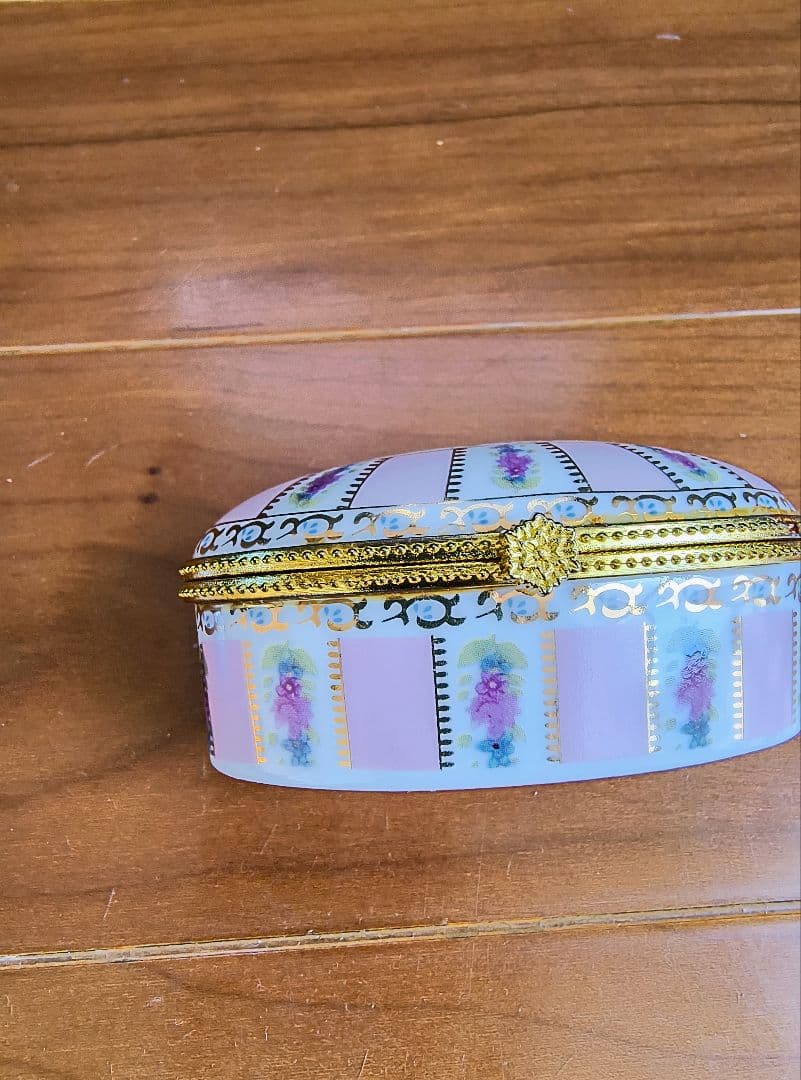 リモージュボックス　ビンテージアンティーク　陶器製花柄小物入れ