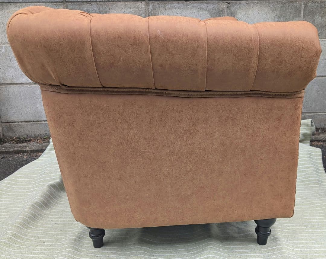 VINCENT PUレザーコンパクトチェスターフィールドシングルソファ　②