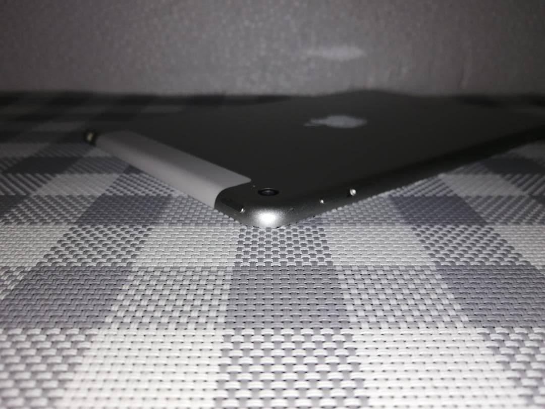 Apple au iPad mini4（第4世代） 128GB 【SIMフリー】