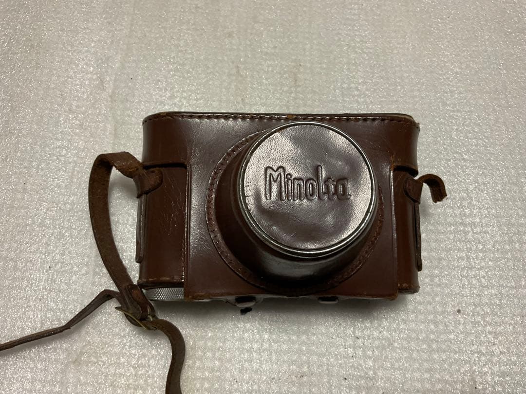 ミノルタ・３５。C.K.S。【昭和レトロフィルム式カメラ　カバア付き】。