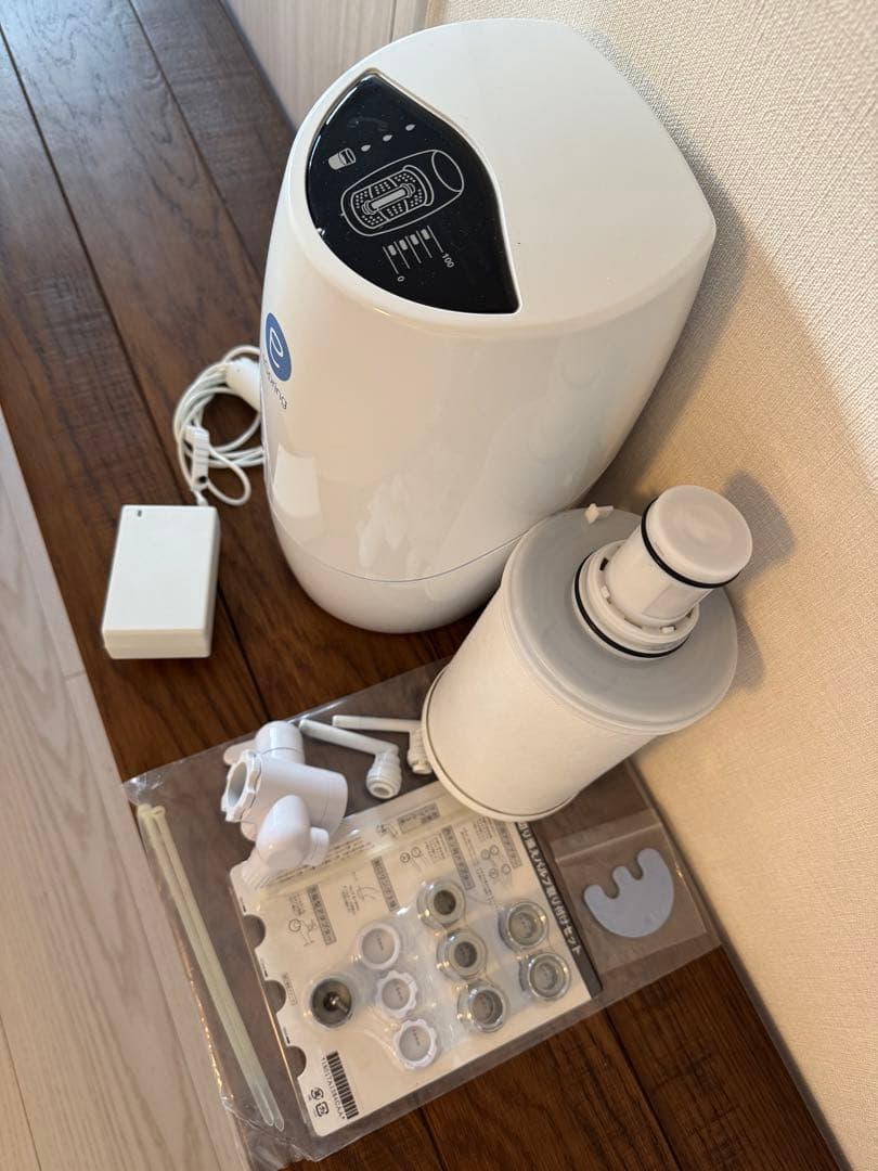 eSpring 浄水器II（据置型）本体と付属品