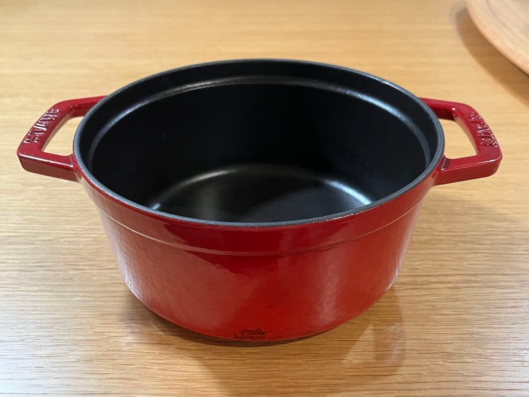 STAUB ピコ ココット ラウンド チェリーレッド 18cm