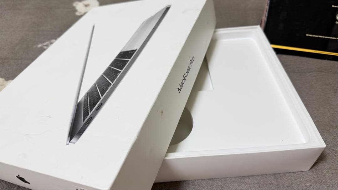 MacBookPro13.3インチメモリ8GB SSD256GB