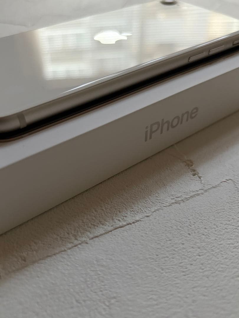 Apple iPhone SE 128GB ホームボタン故障　ジャンク品