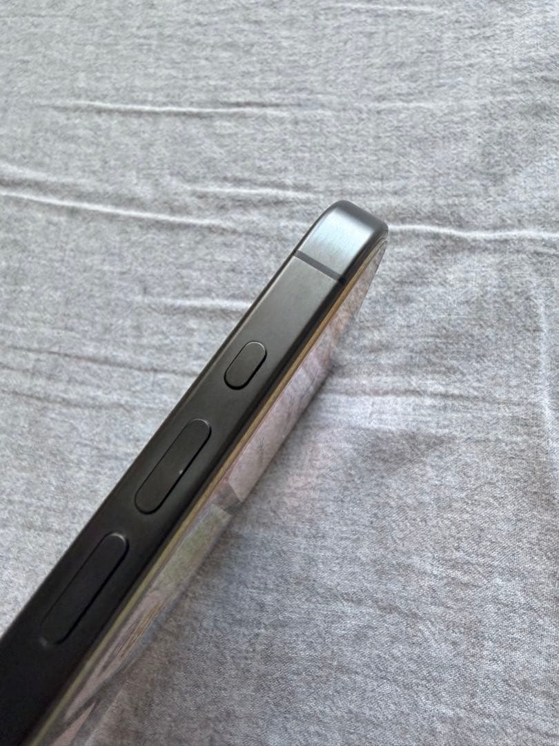 【美品】Apple iPhone 15 ￼￼Pro ブラックチタニウム