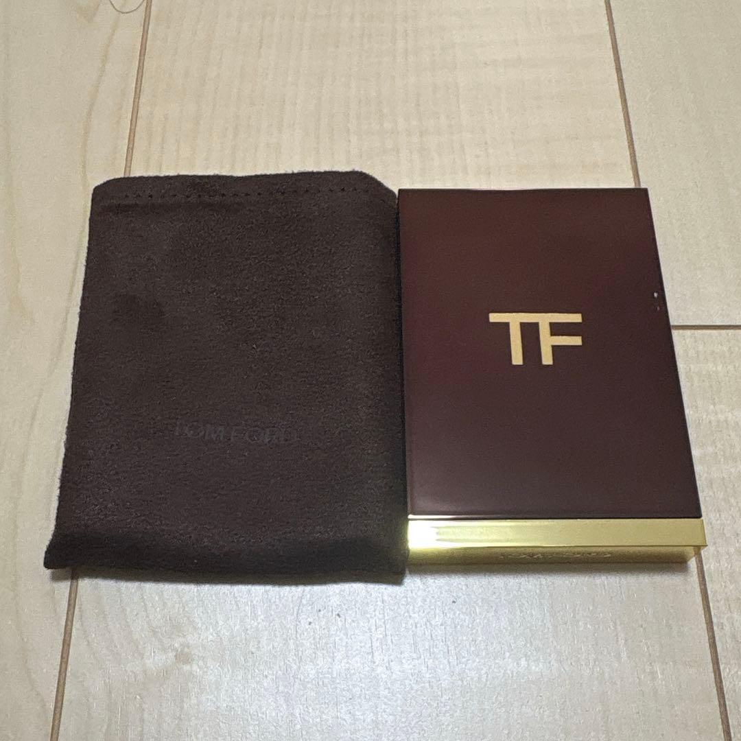 TOM FORD アイ カラー クォード 01S メタリックモーブ