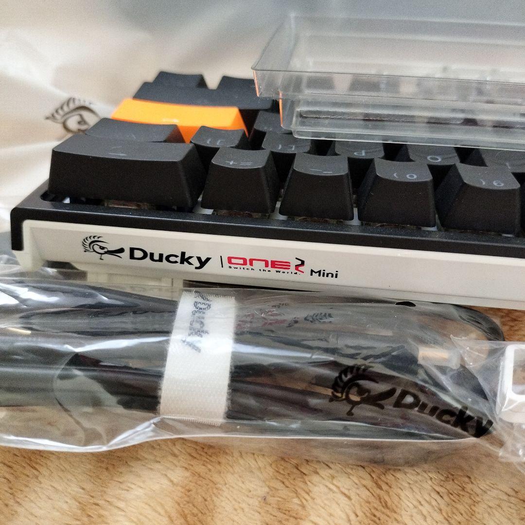 Ducky One 2 Mini 60% ゲーミングキーボード赤軸（ピンク軸）