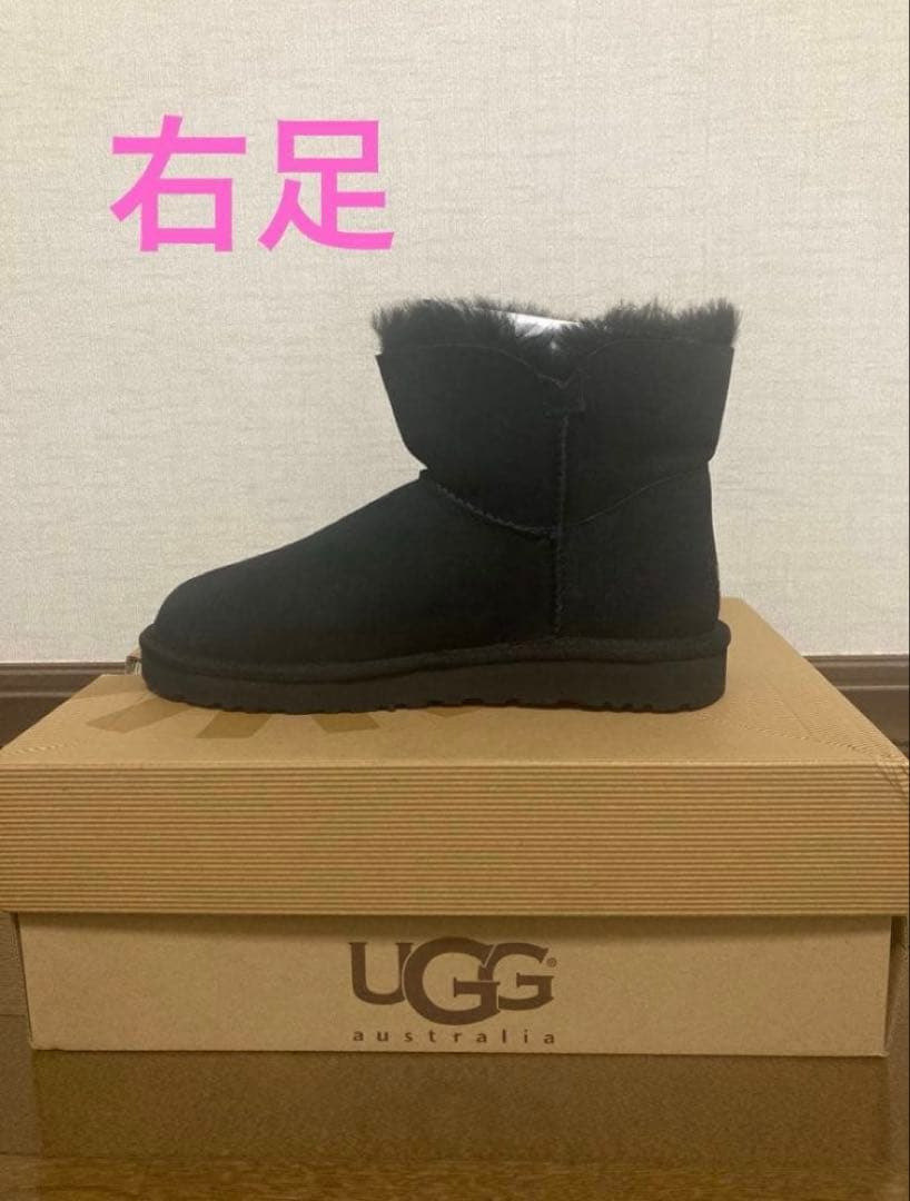 【未使用品】UGG ミニベイリーボタン ブラックムートンブーツ