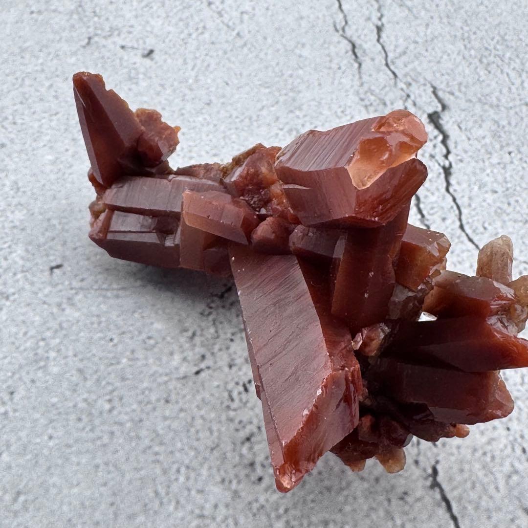 G-60マダガスカル産 赤水晶 クラスター 天然石　レッドクォーツ 希少原石