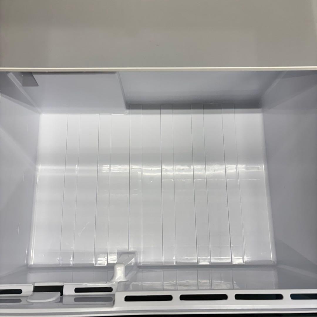 527AQUA 1〜4人暮らし用　大型冷蔵庫　200L強　自動製氷　右開き　小型