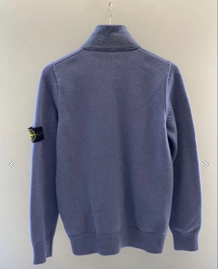 ストーンアイランド ボタン付きカーディガン