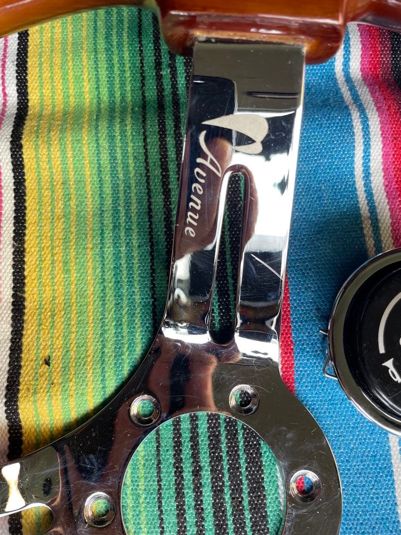 アベニューAvenue ステアリング　ハイエース200系