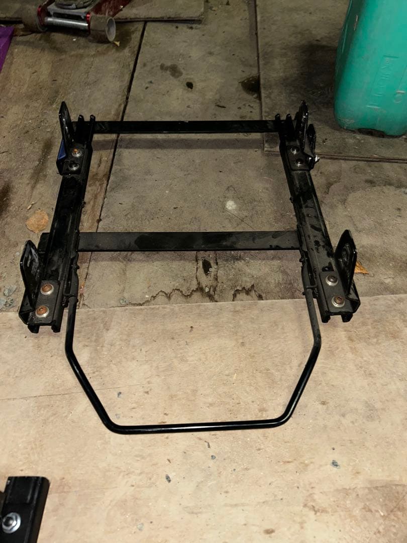 r34 c35ローレル フルバケ用シートレール