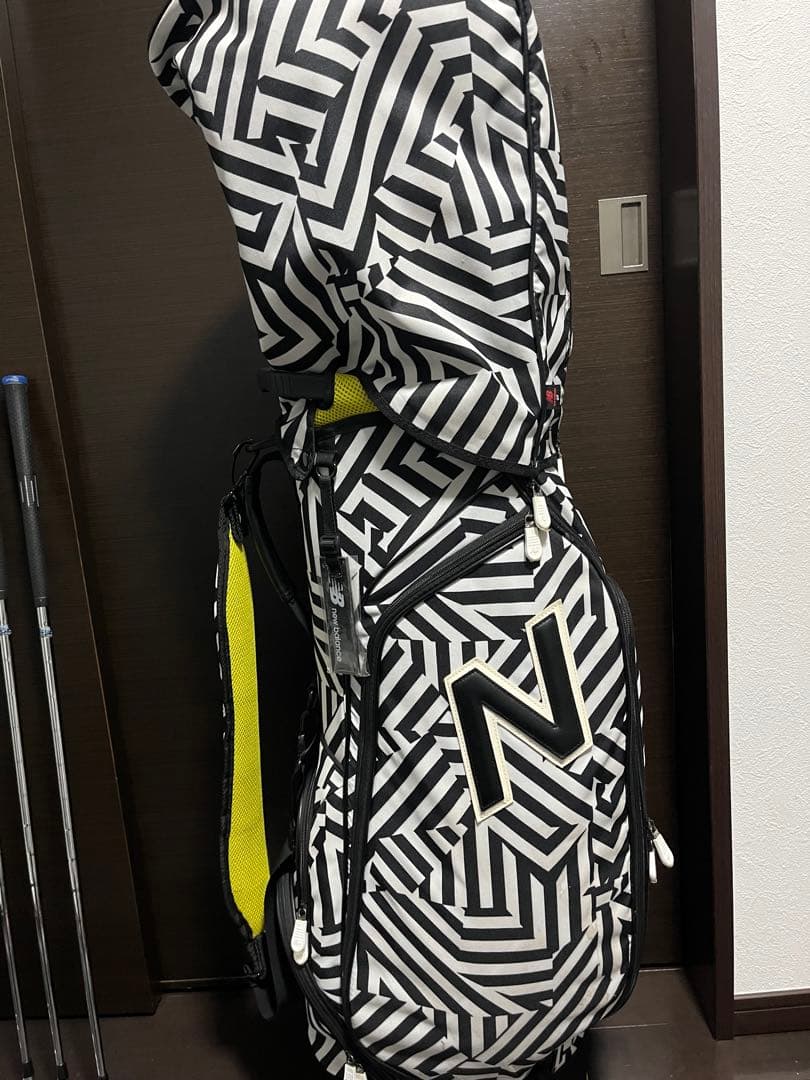 NEW BALANCE ストライプキャディバッグ