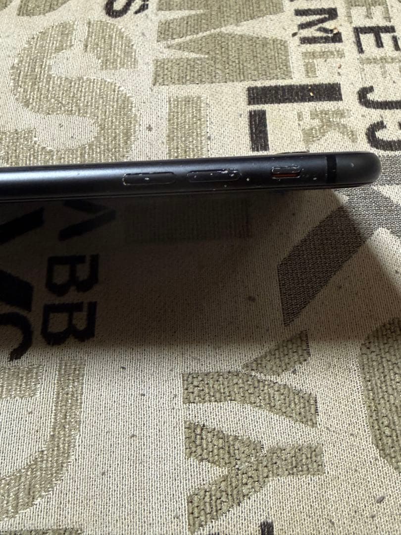 iPhone 8Plus 匿名発送　64G 最大充電容量77%