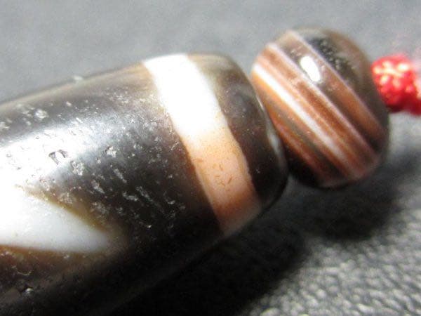 赤朱砂・閃電五眼天珠 31mm