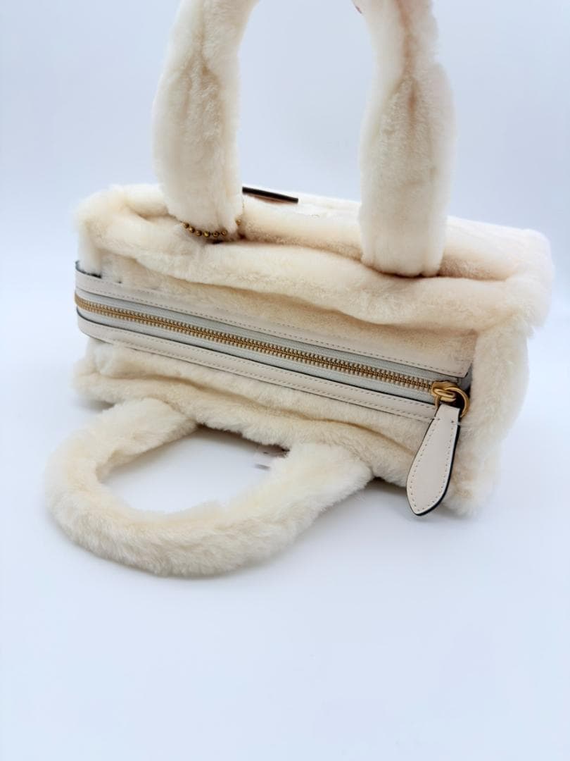 未使用✨箱付 COACH カーゴ 26 トートバッグ ファー ホワイト 2WAY