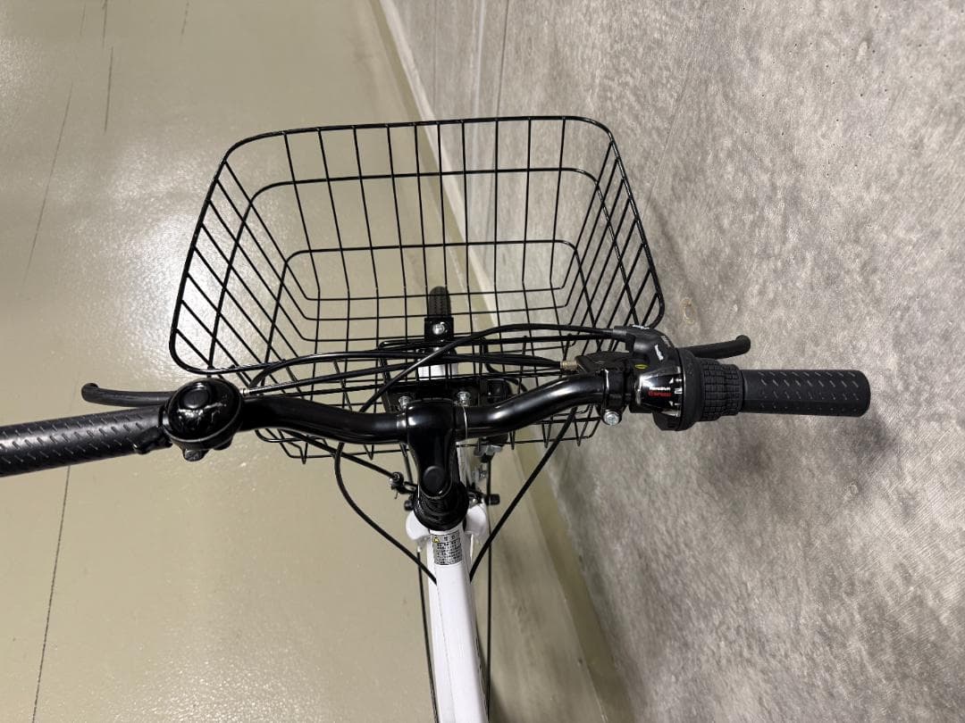 ★美品★trois シティサイクル 6段変速（白、カゴ付き）