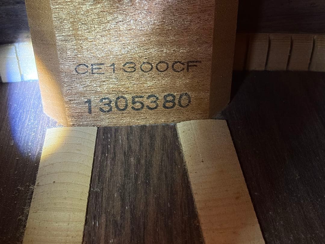 cat'sEyes、ビンテージ最高峰、C E1300オール単板.純正ハードケース