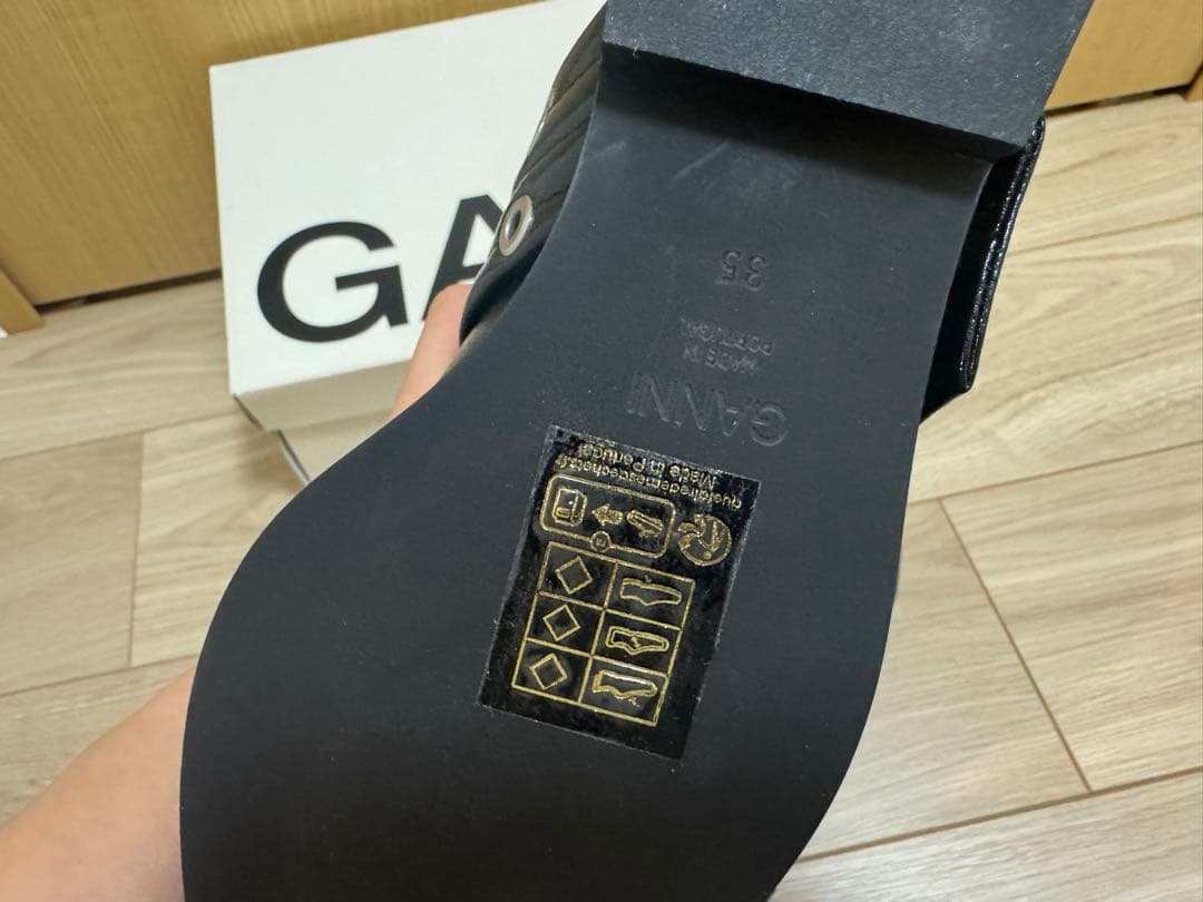 新品未使用　GANNI フラットシューズ　最終値下げ！！！