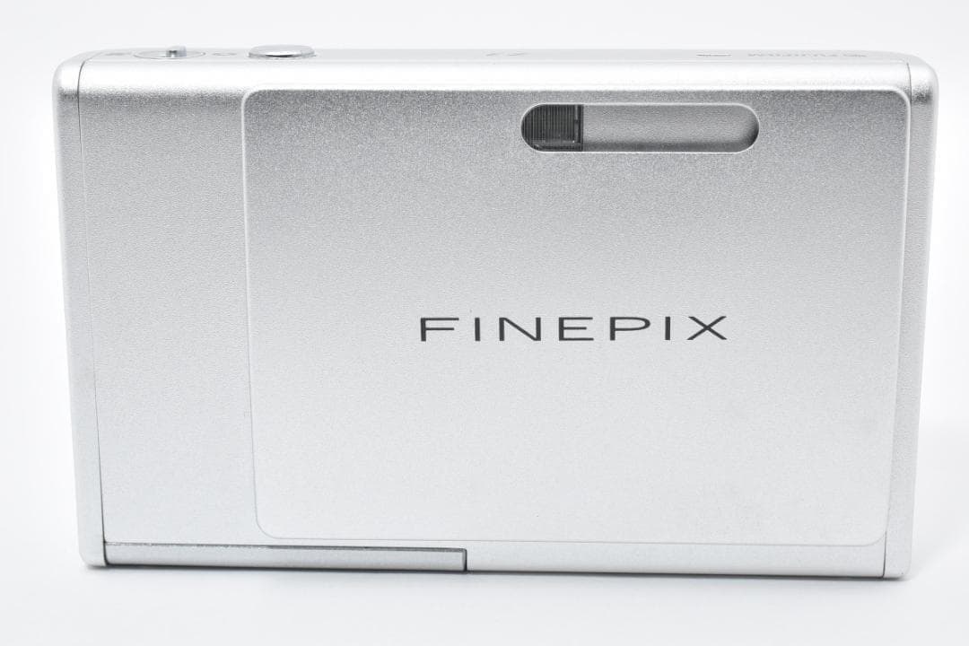 【お値下げ歓迎・ほぼ新品】 FUJIFILM FinePix Z3 シルバー