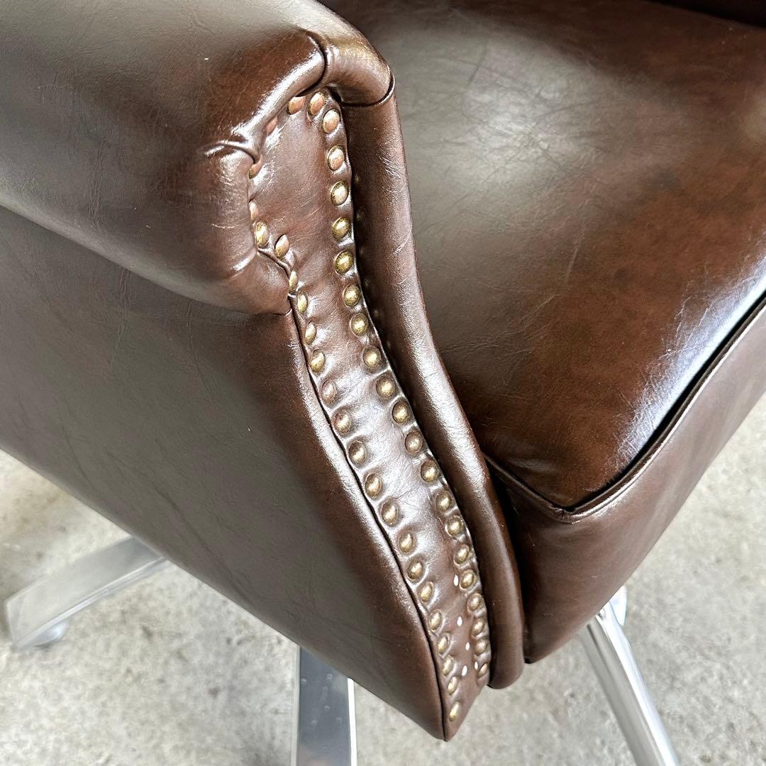 ✦Vintage✦チェスターフィールド／バーバーチェア／昇降式　サロンチェア鉄鋲