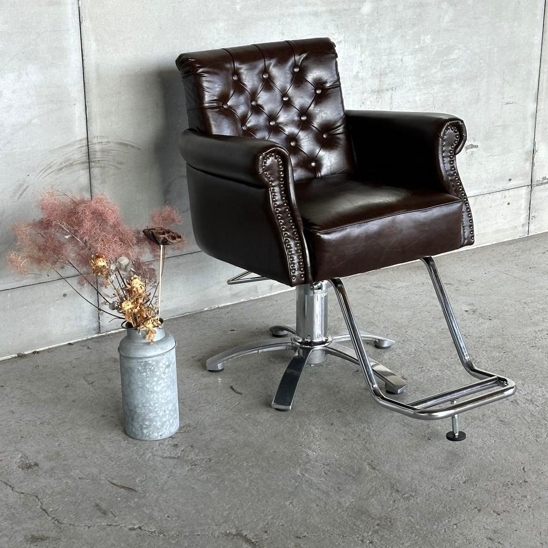 ✦Vintage✦チェスターフィールド／バーバーチェア／昇降式　サロンチェア鉄鋲