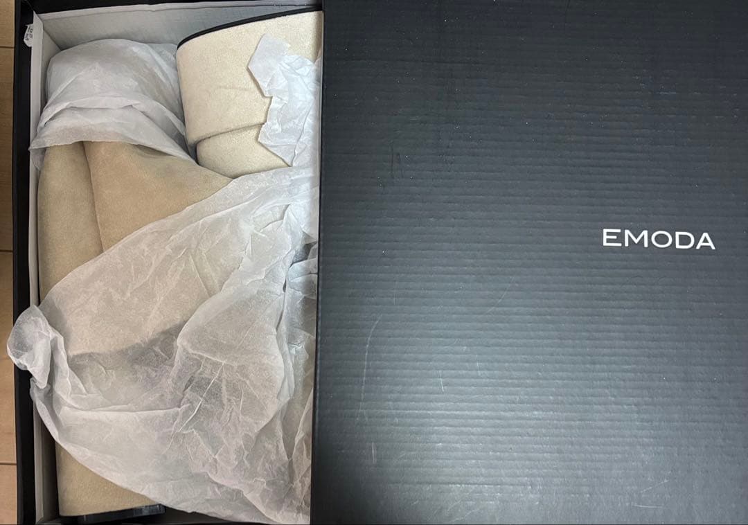 ルーズフレアカバーフィットブーツ　EMODA アイボリー