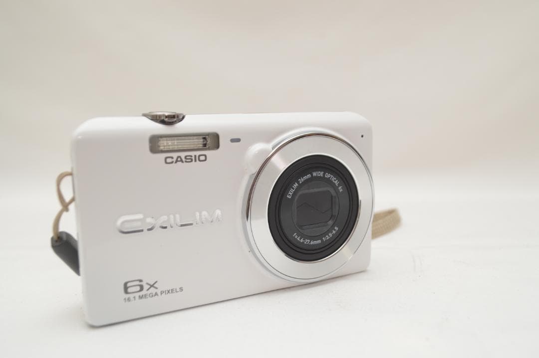✨希少美品✨ CASIO EXLIM EX-Z900 ホワイト