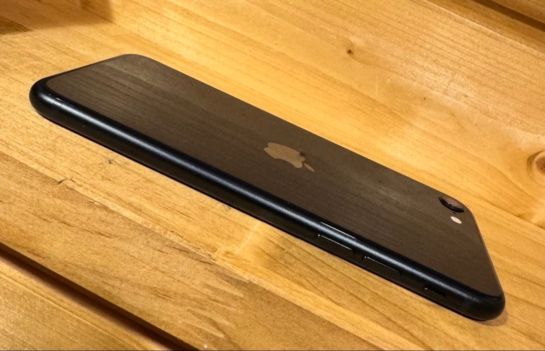 Apple iPhone se第3世代 64GB SIMフリー