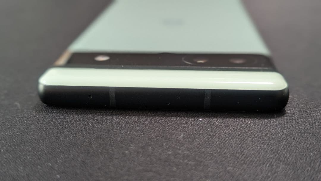 【中古】Google Pixel 6a 本体 充電ケーブル付き【保護ケース付】