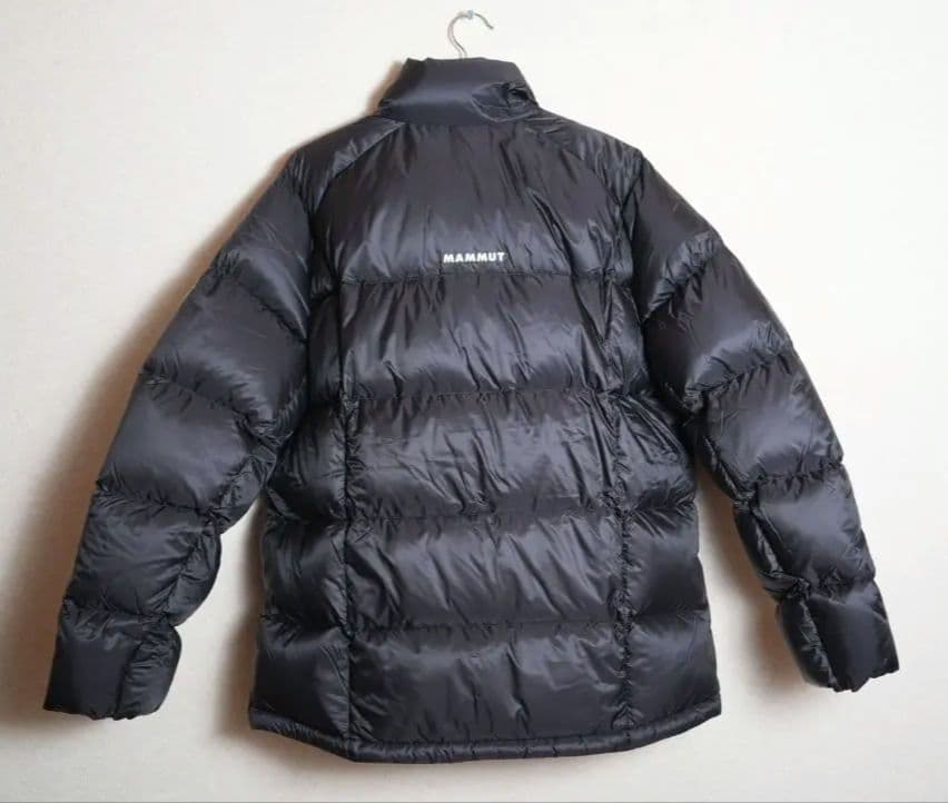 未使用　MAMMUT　マムート　ダウンジャケット　M