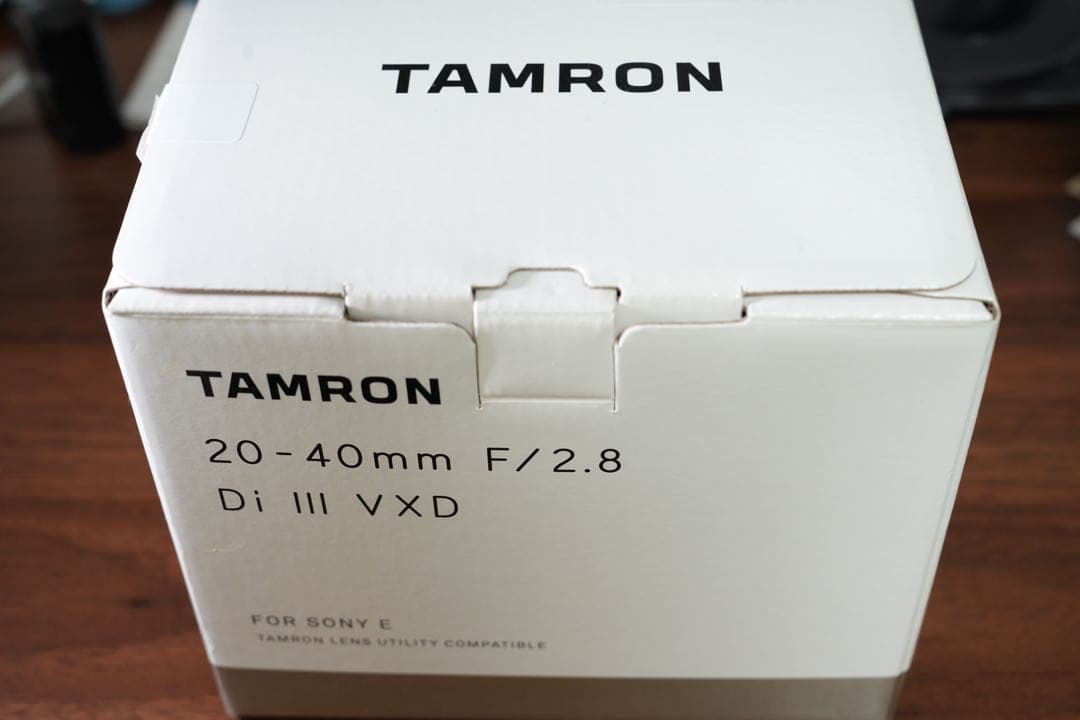 TAMRON 20-40mm F/2.8 Di III VXD プロテクター付