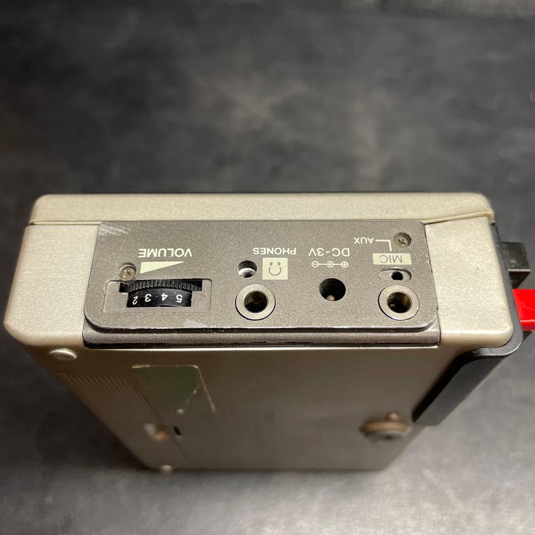 AIWA カセットボーイHS-F2 カセットプレーヤー オートリバース　ジャンク