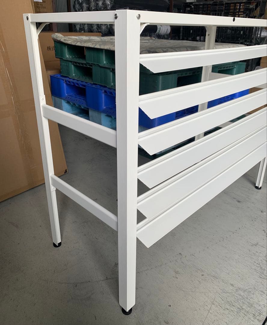 アルミ製 エアコン室外機カバー排気ルーバー方向可調整、Rホワイト