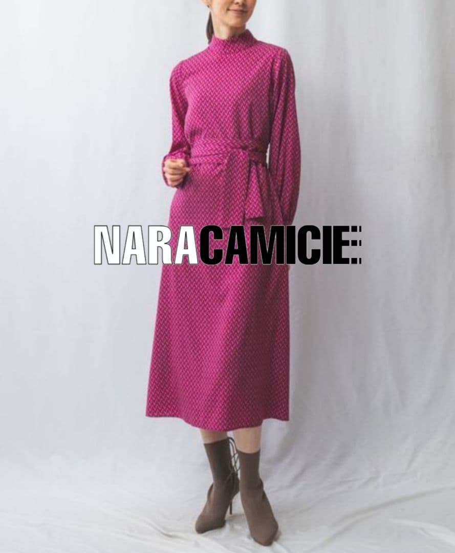 【極美品25300】ナラカミーチェ♦️2026✨幾何柄スタンドネックリボン付OP