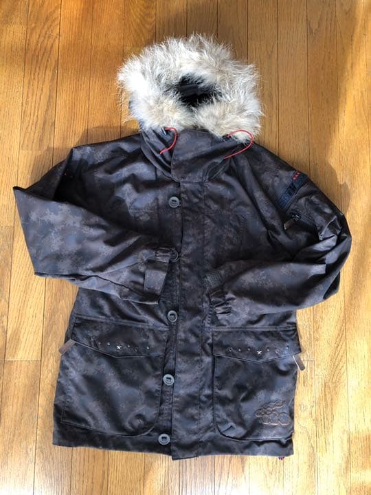 【ESTIVO(エスティボ)】女性用スノボウェア