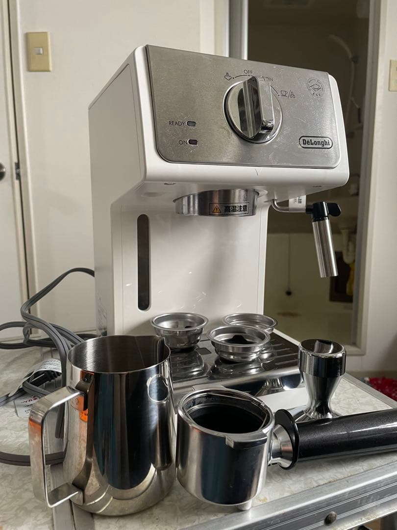 デロンギ DeLonghi ECP3220J エスプレッソマシン ホワイト