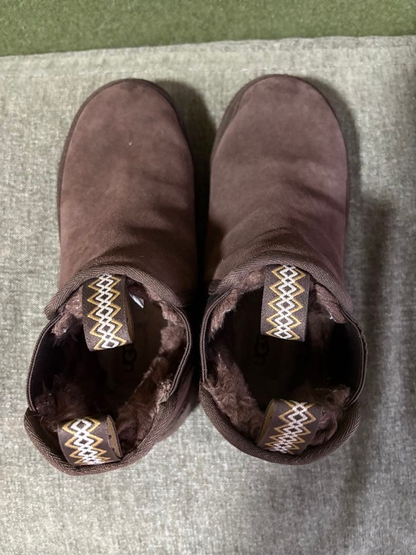 【UGG】ブラウン ショートブーツ ファー付き