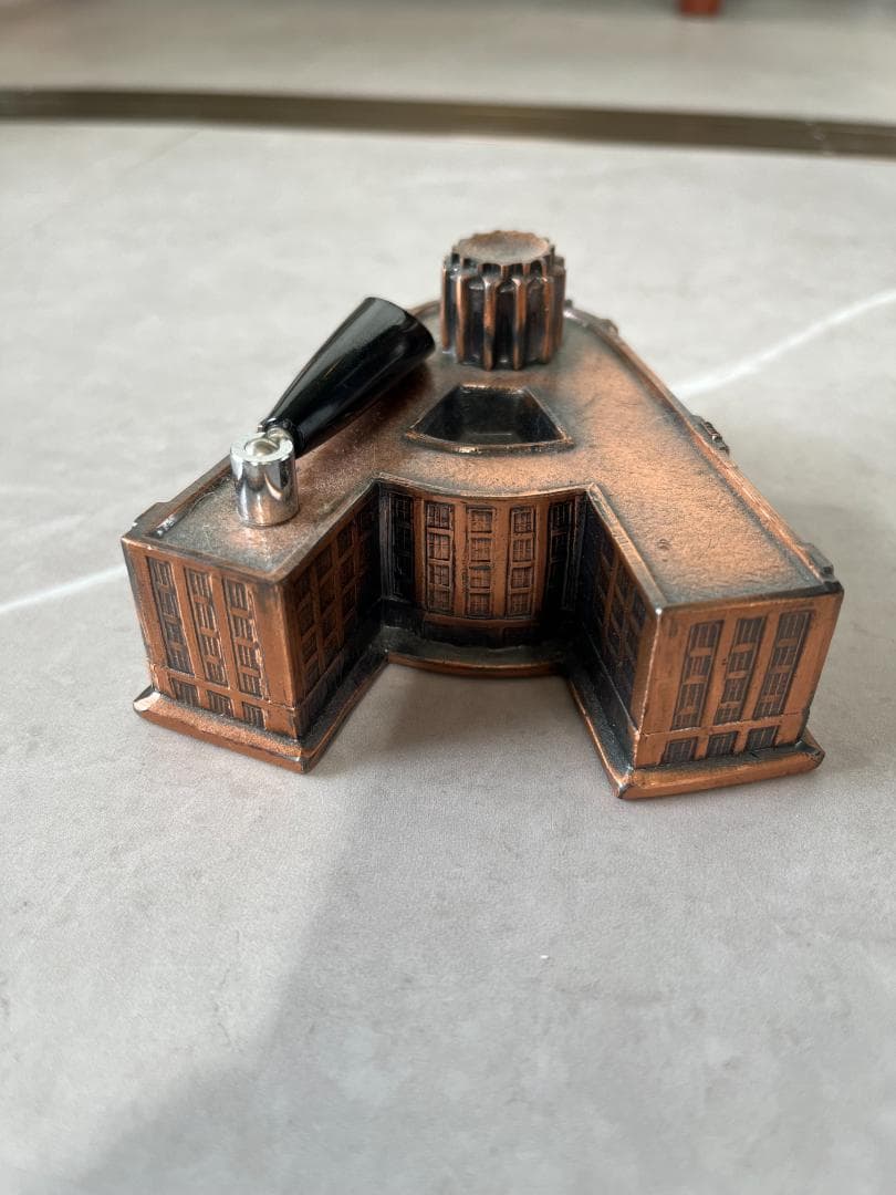 レア？【非売品】旧警視庁本部庁舎　ミニチュア　ペン立て